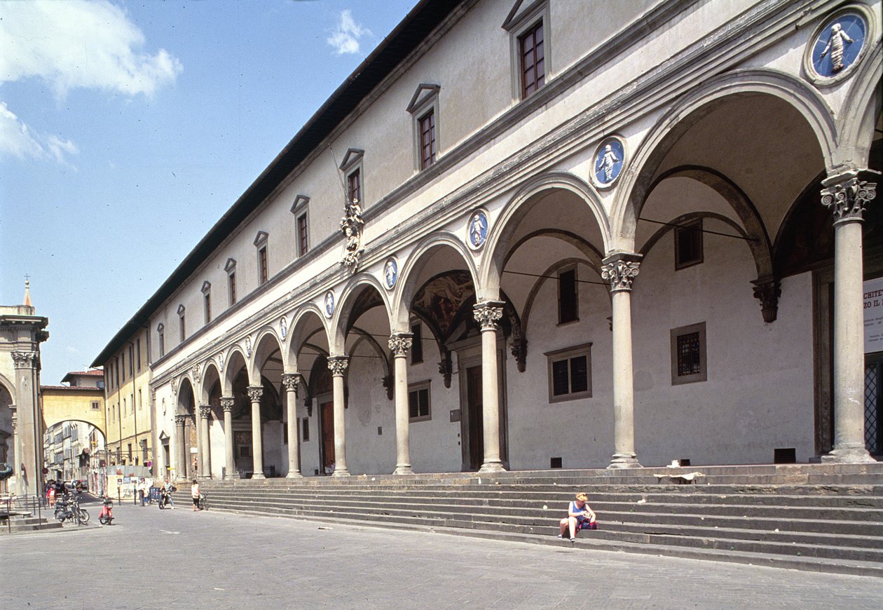 Az Ospedale degli Innocenti loggia, 1420 körül épült alkotó: Filippo Brunelleschi