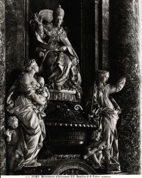 XII. Innocent pápa (1615-1700) emlékműve (márvány) (f/w fotó) alkotó: Filippo Della Valle
