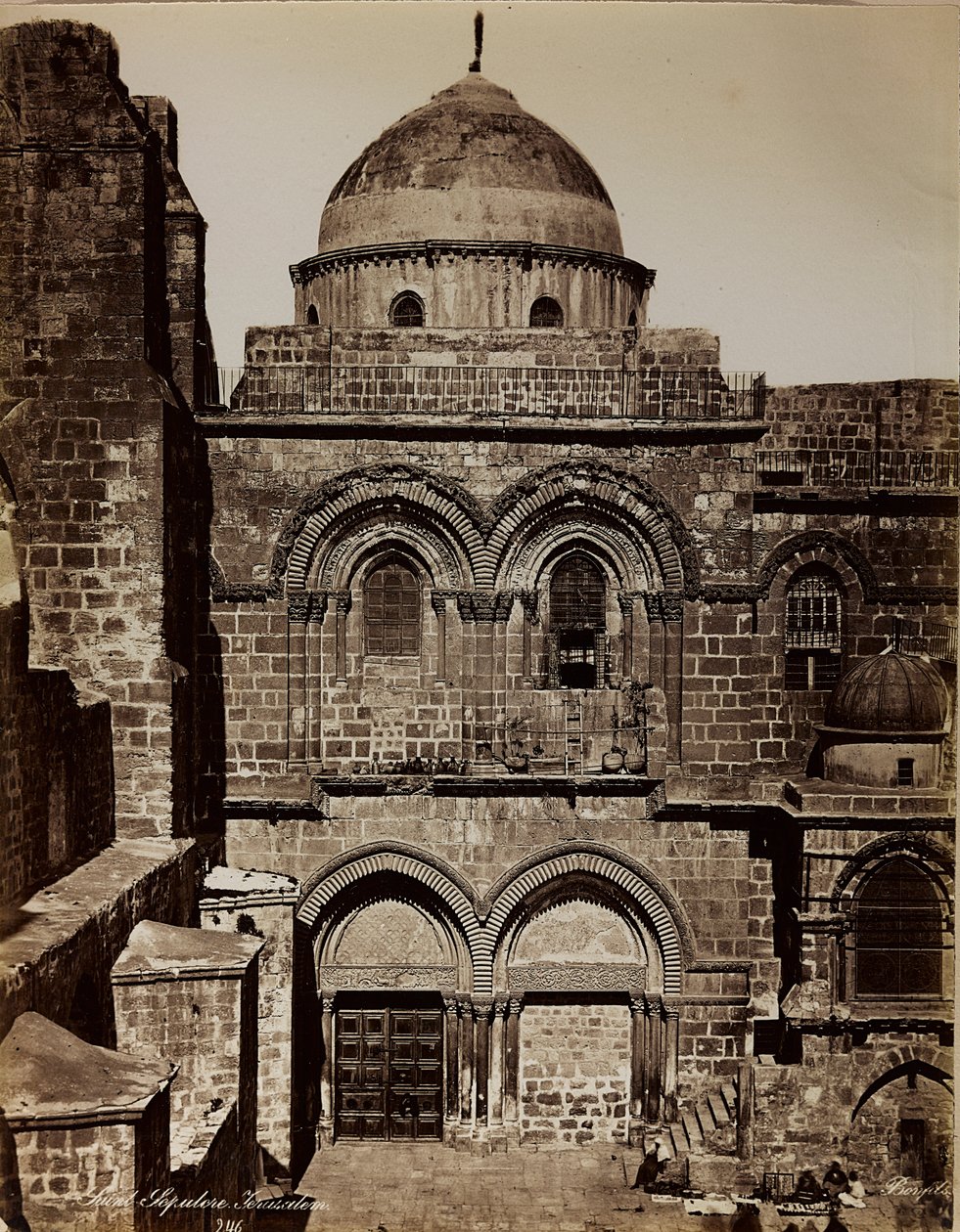 Album Palesztina 1887: a jeruzsálemi Szent Sír-bazilika alkotó: Félix Bonfils