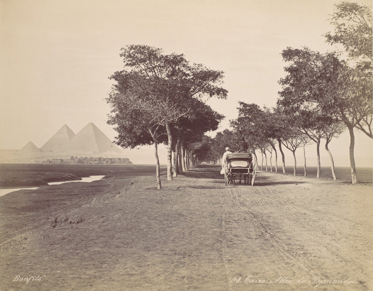 Kairó. Piramisok sikátora, kb. 1870. alkotó: Félix Bonfils