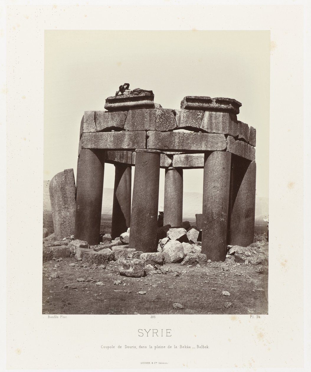 Man, qubba van Douris, nabij Baalbek Szíria. Douris kupola, a Bekàa-síkságon - Balbek (cím a tárgyon) Ókori építészet: Egyiptom, Görögország, Kis-Ázsia: Fotóalbum (sorozat címe) alkotó: Félix Bonfils