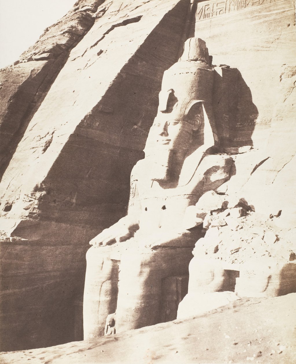 Abou Sembil, Grand Spéos - Kolosszális szobrok, háromnegyedes kilátás, 1851-52, nyomtatott 1853-54. alkotó: Félix Teynard