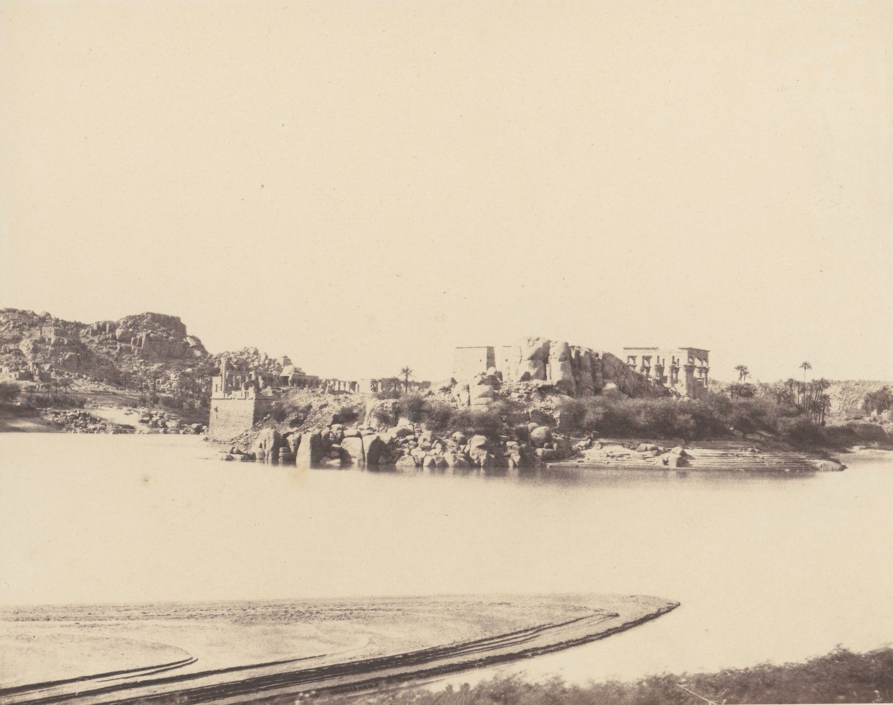 Fileh Philæ szigete, Általános nézet Délkeletről a B pontnál, 1851-52, nyomtatva 1853-54. alkotó: Félix Teynard
