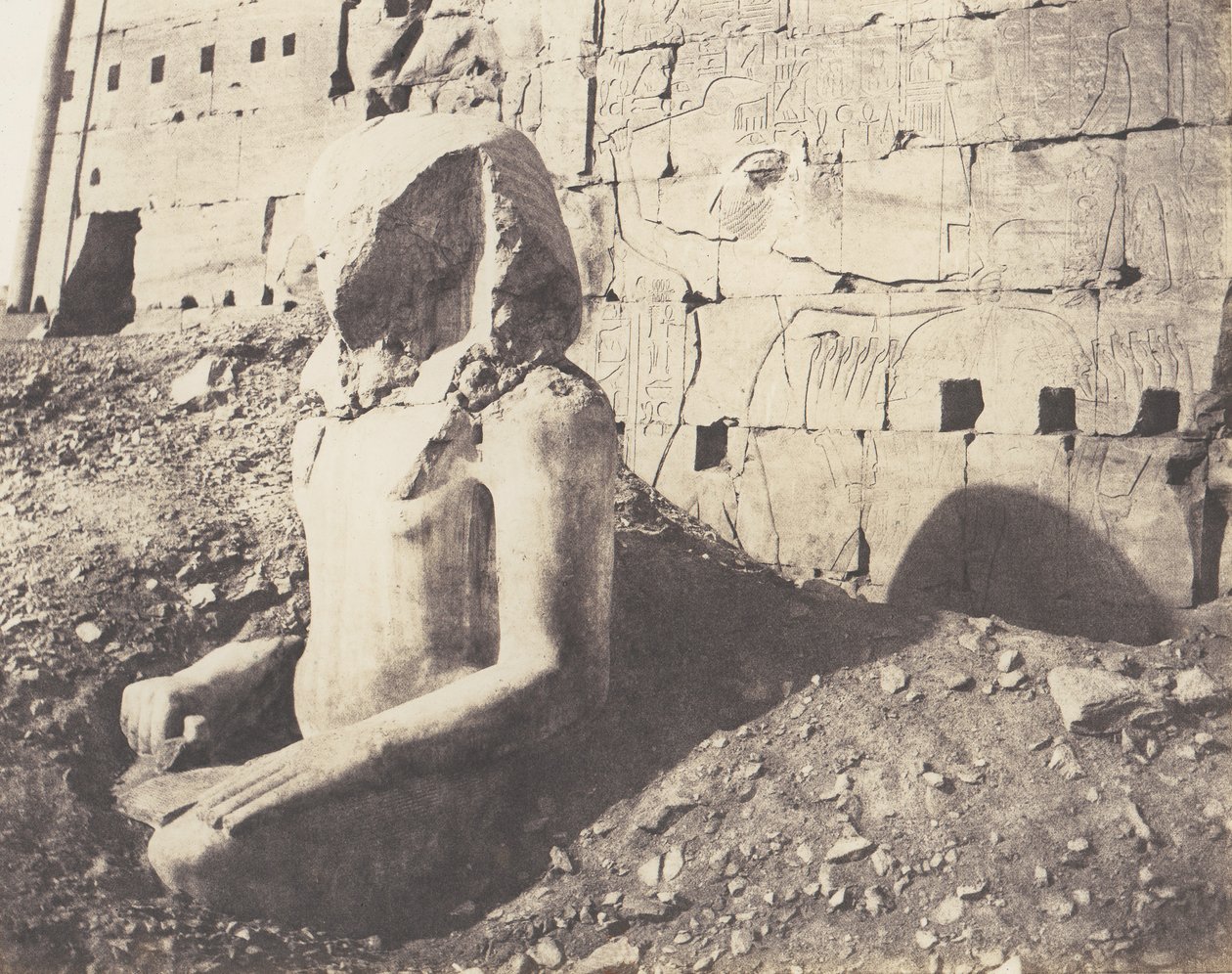 Karnak Théba, Harmadik pilon – A Mészkő Spath kolosszusa, D, 1851-52, nyomtatva 1853-54. alkotó: Félix Teynard