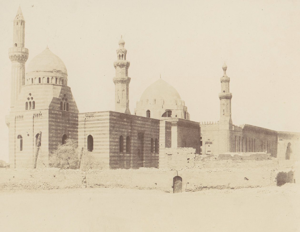 Le Kaire, Iscander-Pasha és Haçan szultán mecsetjei, 1851-52, nyomtatva 1853-54. alkotó: Félix Teynard