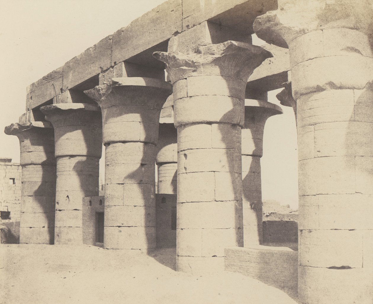 Louksor Thèbes. Construction Centrale - Grande Colonnade, 1851-52, nyomtatott 1853-54. alkotó: Félix Teynard