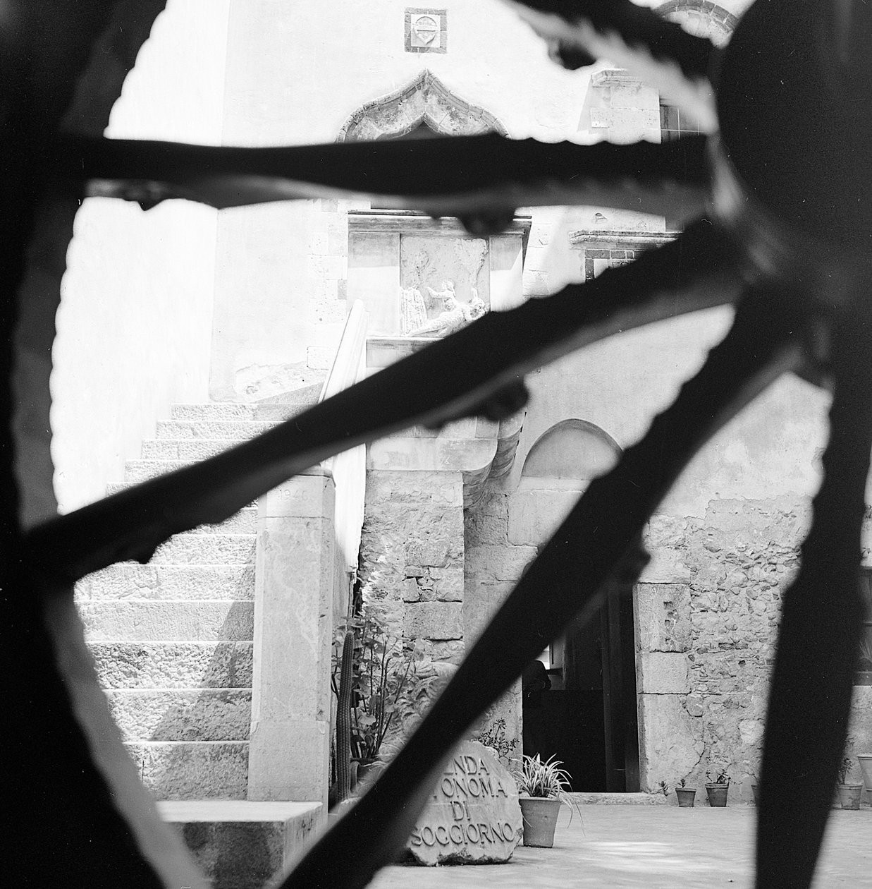 Taormina szaracén vára, Szicília alkotó: Fosco Maraini