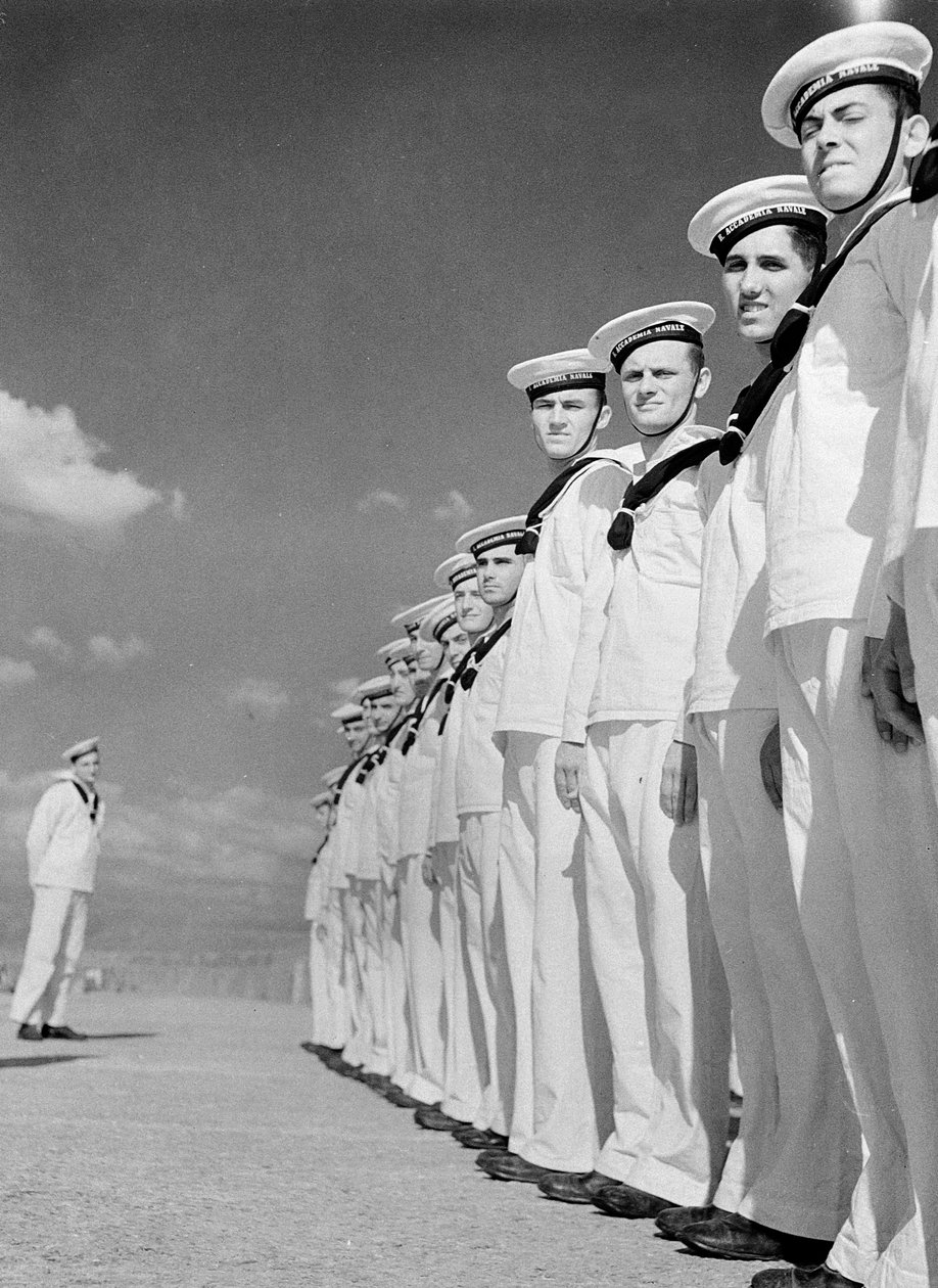 Az Amerigo Vespucci hajó tanulói alkotó: Fosco Maraini