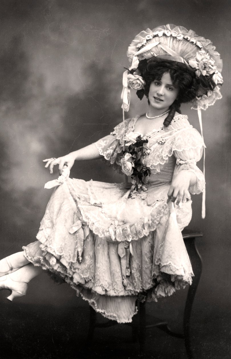 Fanny Dango 1878-1972, énekes és táncos, a XX. század eleje. alkotó: Foulsham and Banfield
