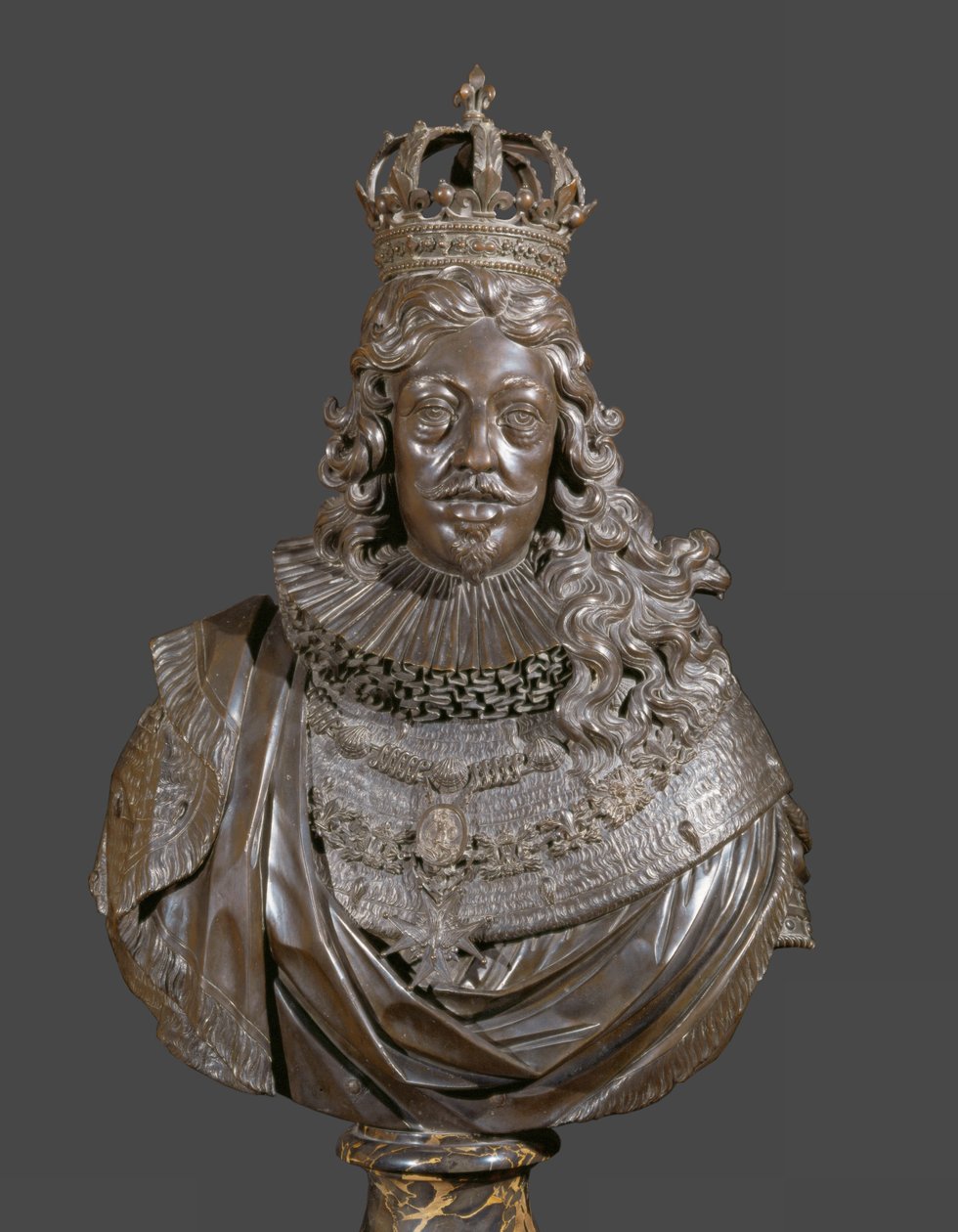" A "Les Bronzes de la Couronne" bronzszobrokat tartalmaz, amelyeket főleg XIV. Lajos gyűjtött és ajándékozott ... alkotó: Francesco Bordoni