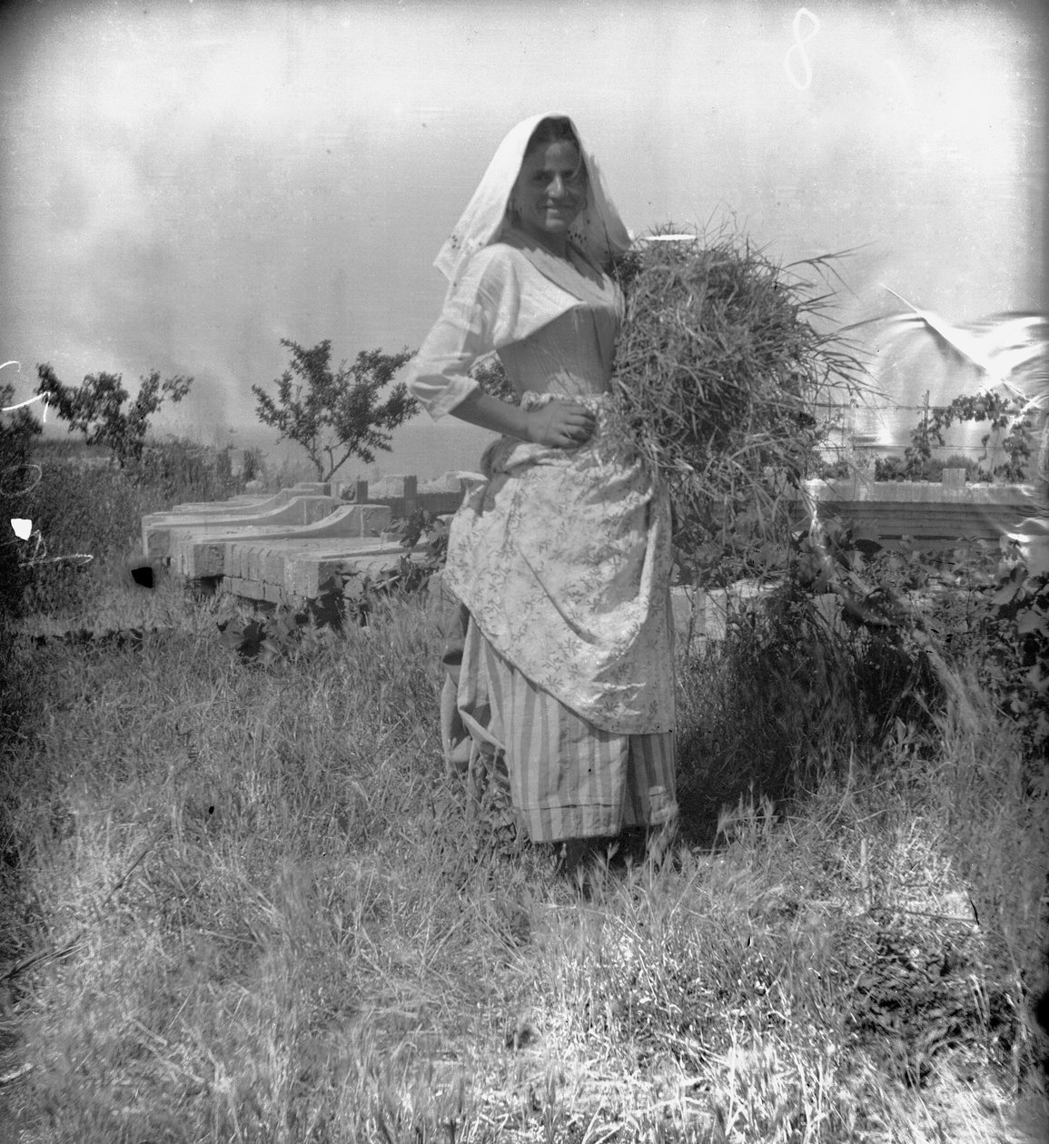 Parasztportré, Abruzzo, Olaszország, 1900 körül (fekete-fehér fotó) alkotó: Francesco Paolo Michetti