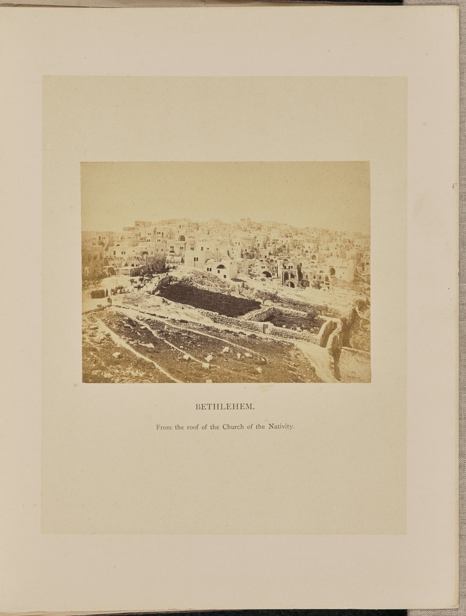 Betlehem a Születés Templomának tetejéről alkotó: Francis Bedford