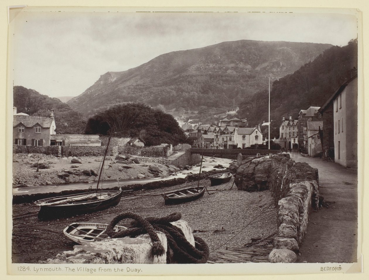 Lynmouth, The Village from the Quay   1291980   hu       hungarian Successfully Translated  Original: Yokkaichi: View of the Mie River, from the series The Fifty-Three Stations of the Tōkaidō Translat: Yokkaichi: View of the Mie River, from the series The  alkotó: Francis Bedford