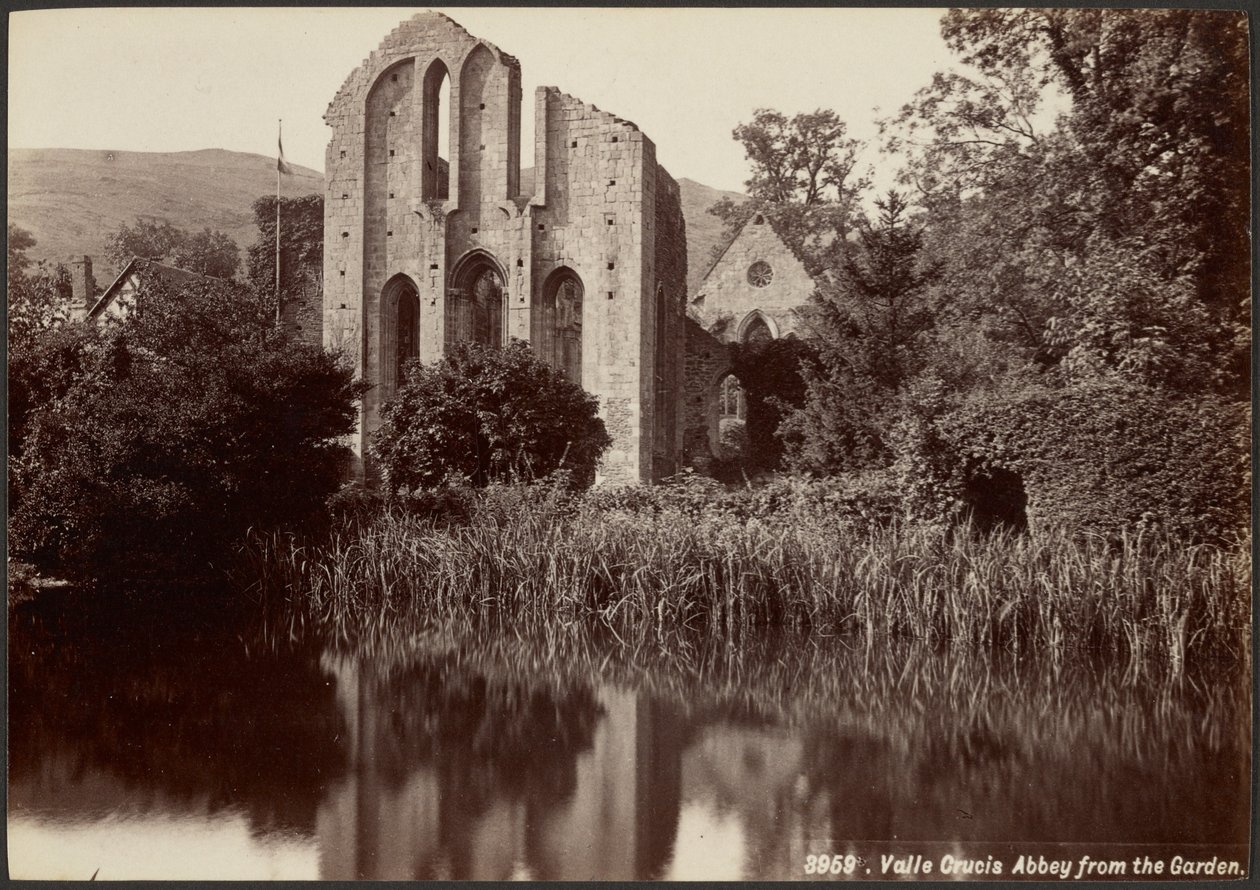 A Valle Crucis apátság a kertből nézve alkotó: Francis Bedford