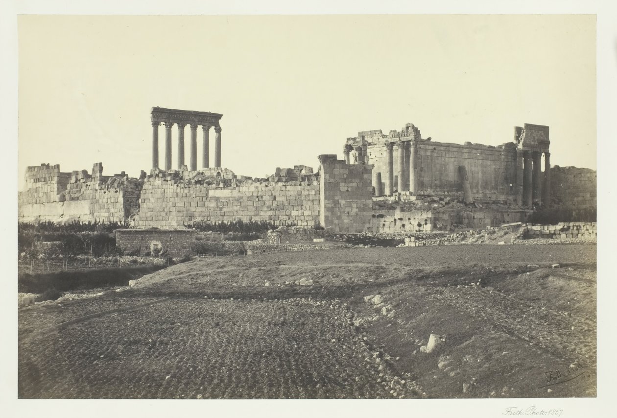 Baalbec, délről, 1857. alkotó: Francis Frith