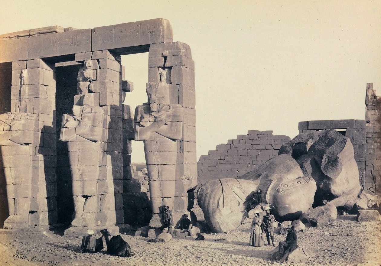 "Egyiptom és Palesztina": a Ramszeum oszíri pilasztereinek részlete, II. Ramszesz temetkezési temploma, Théba alkotó: Francis Frith