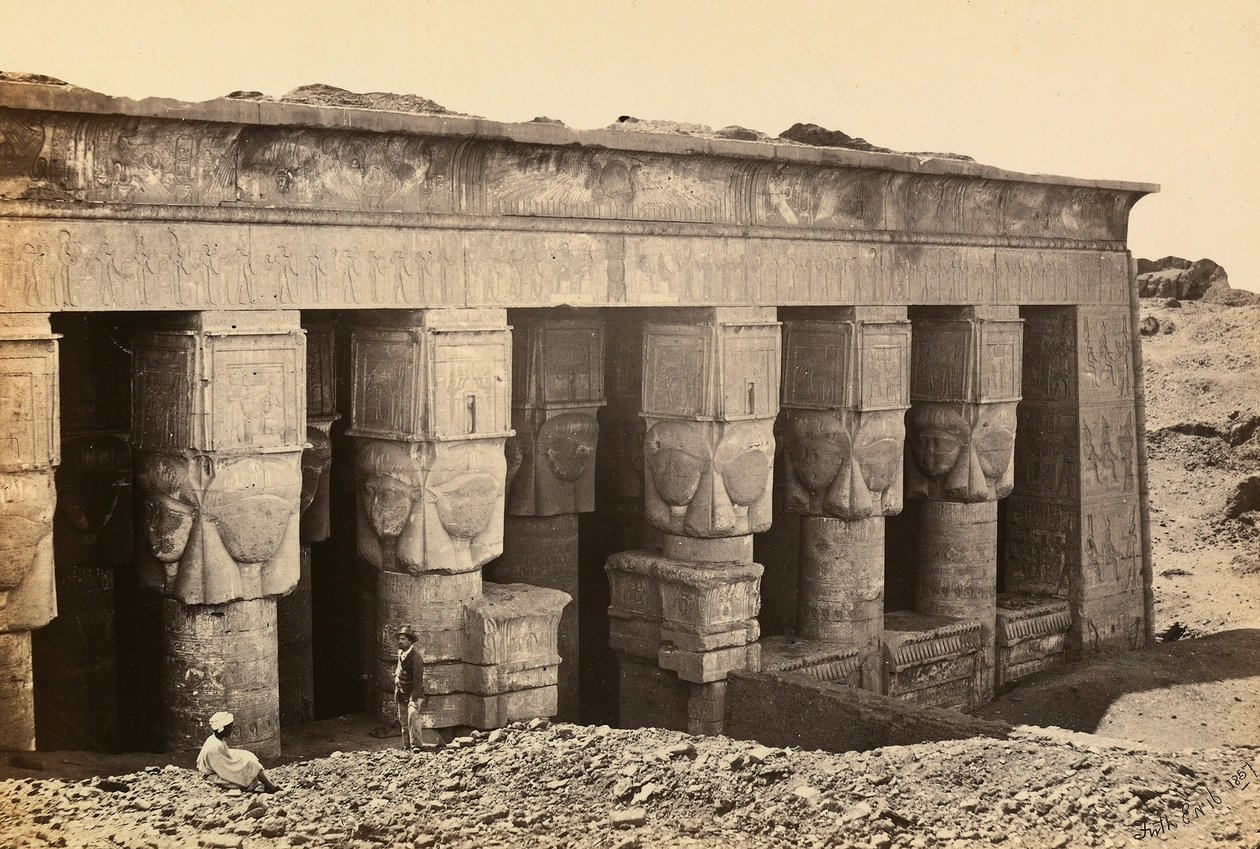"Egyiptom és Palesztina": a római kori Hathor istennőnek szentelt templom pronaoszának homlokzata Dandarában, Felső-Egyiptomban alkotó: Francis Frith