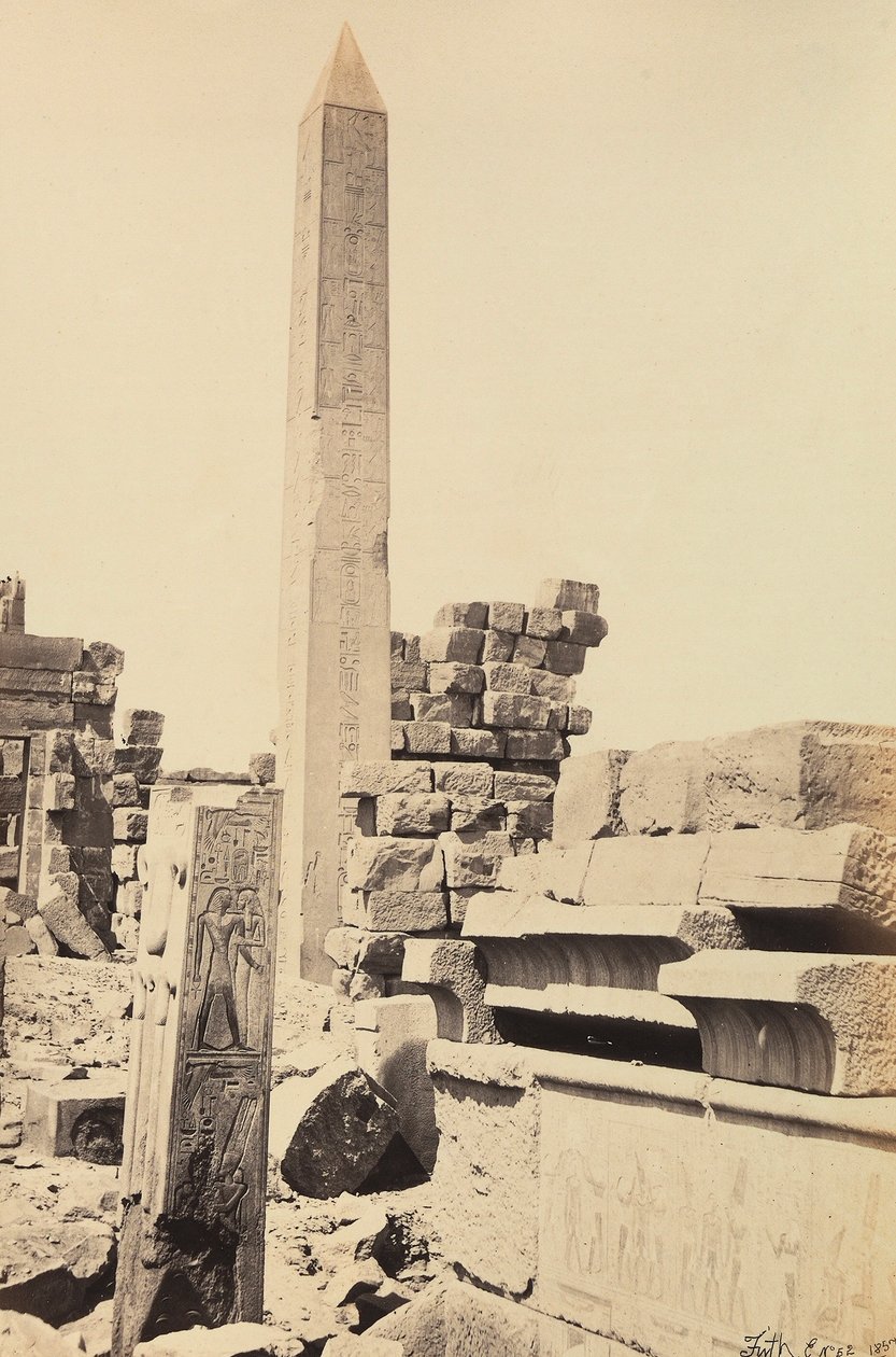 "Egyiptom és Palesztina": gránit obeliszk, amelyet I. Tuthmosis fáraó és Hatsepszut királynő épített Amun-Ra nagy templomában, Karnakban, Egyiptomban alkotó: Francis Frith