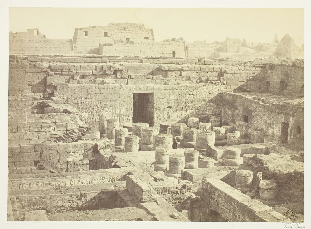 Új ásatás Medinet-Habooban, 1860, nyomtatva 1862-ben. alkotó: Francis Frith