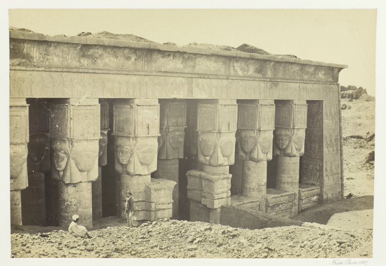 A denderai templom portikusa, 1857. alkotó: Francis Frith