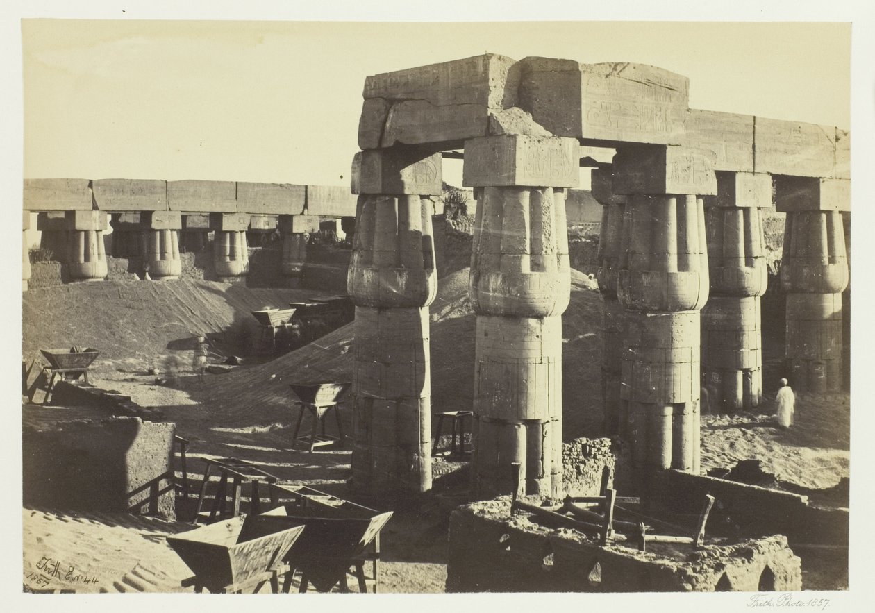 A Nagy Templom egy része (A kormányzati raktárak), Luxor alkotó: Francis Frith