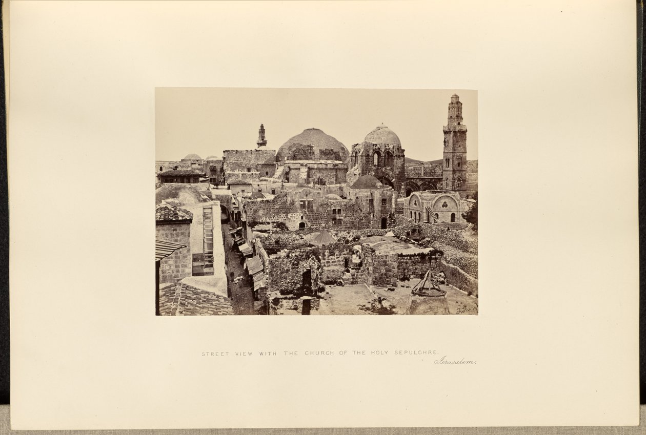 Utcai nézet a Szent Sír-templommal, Jeruzsálem alkotó: Francis Frith