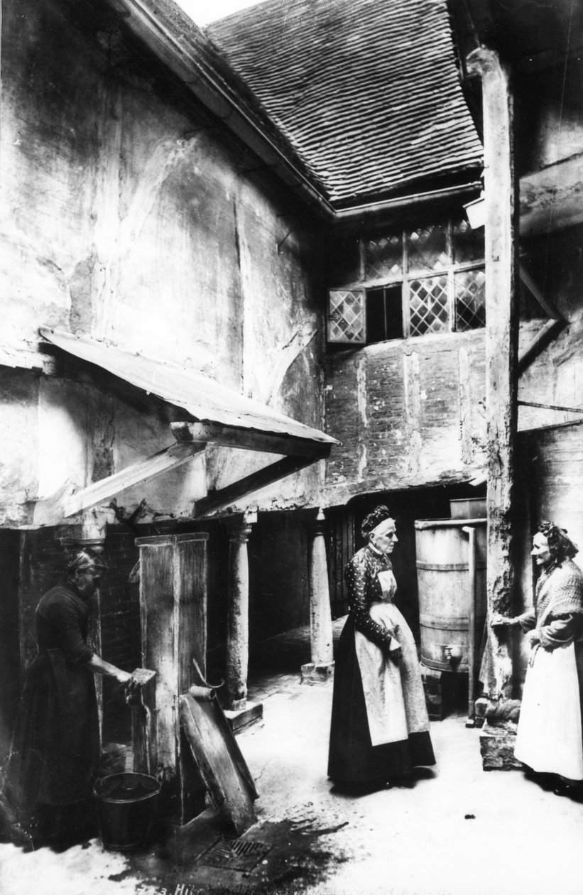A Biggin belső udvara, Hitchin, 1903 alkotó: Francis Frith