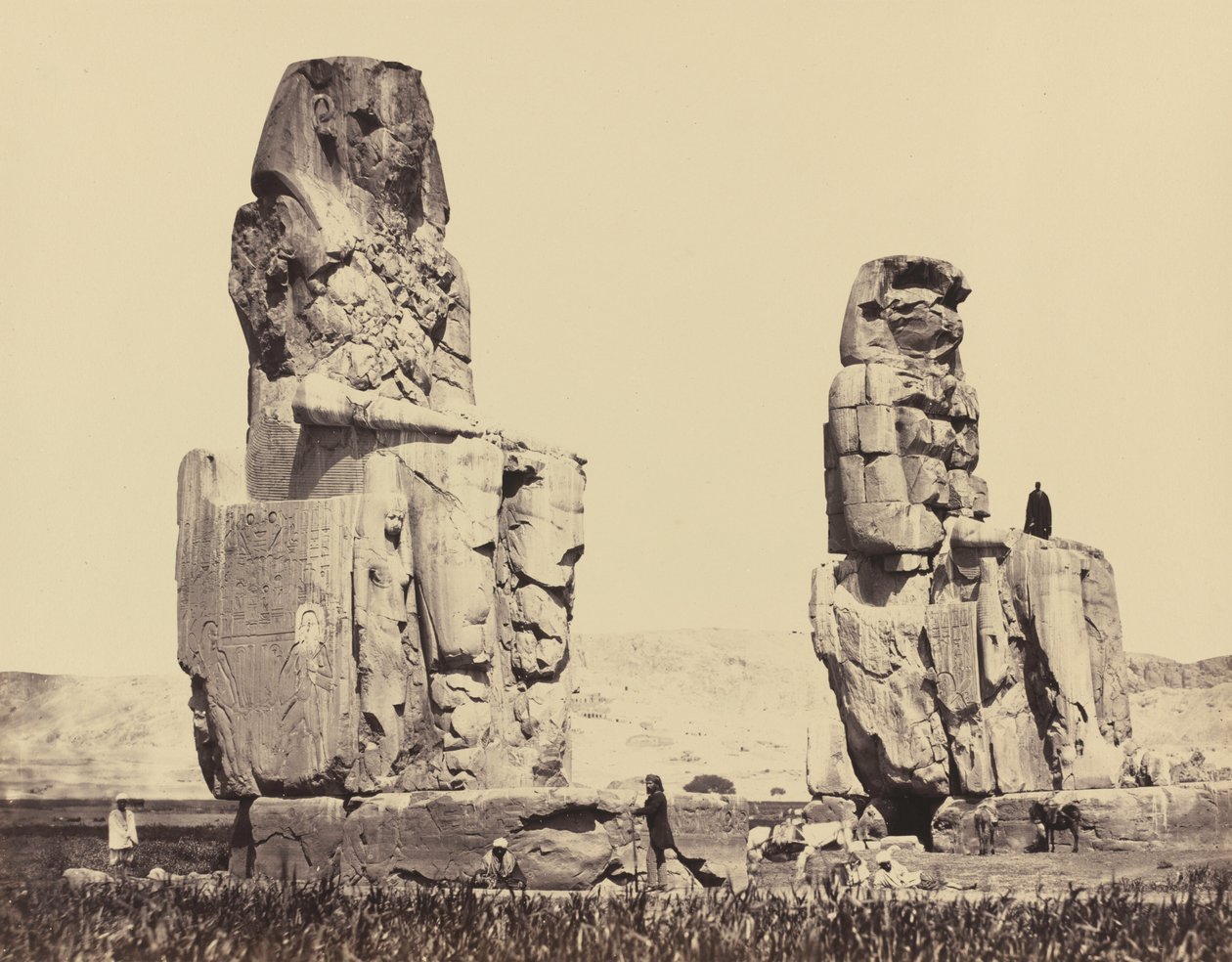 A síkság szobrai, Théba,1858 (fotó) alkotó: Francis Frith