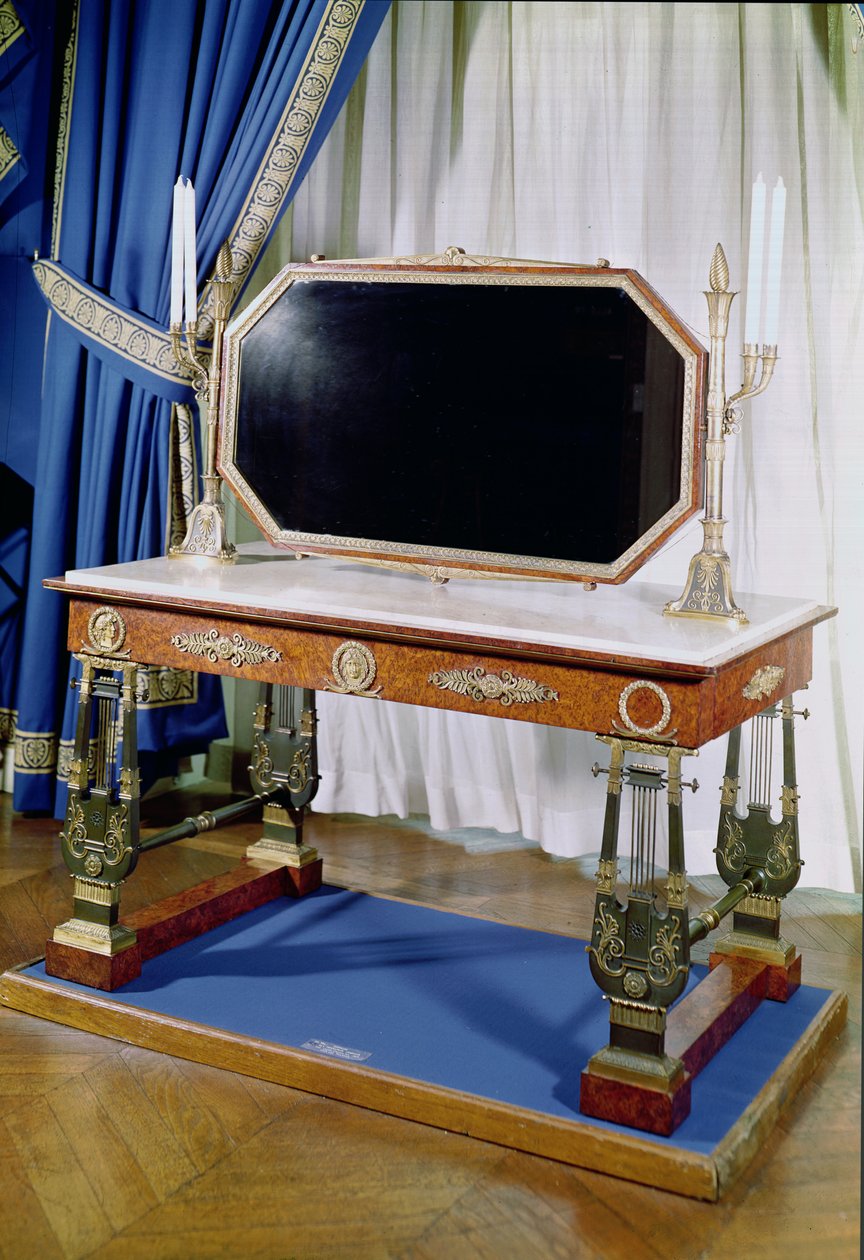 Josephine császárné (1763-1814) fésülködőasztala (fa és bronz) alkotó: Francois Honore Georges Jacob Desmalter