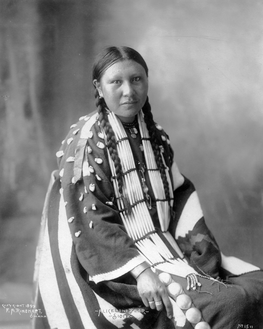 Alice Lone Bear, Sioux, 1898 alkotó: Frank Albert Rinehart