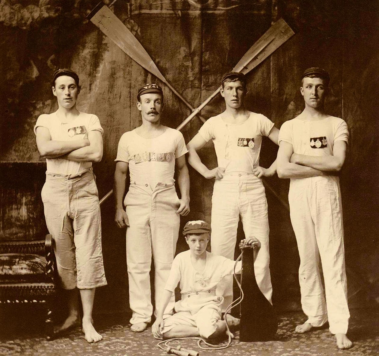 Whitby Friendship Rowing Club Crew, Whitby, Anglia. 1901 alkotó: Frank Meadow Sutcliffe