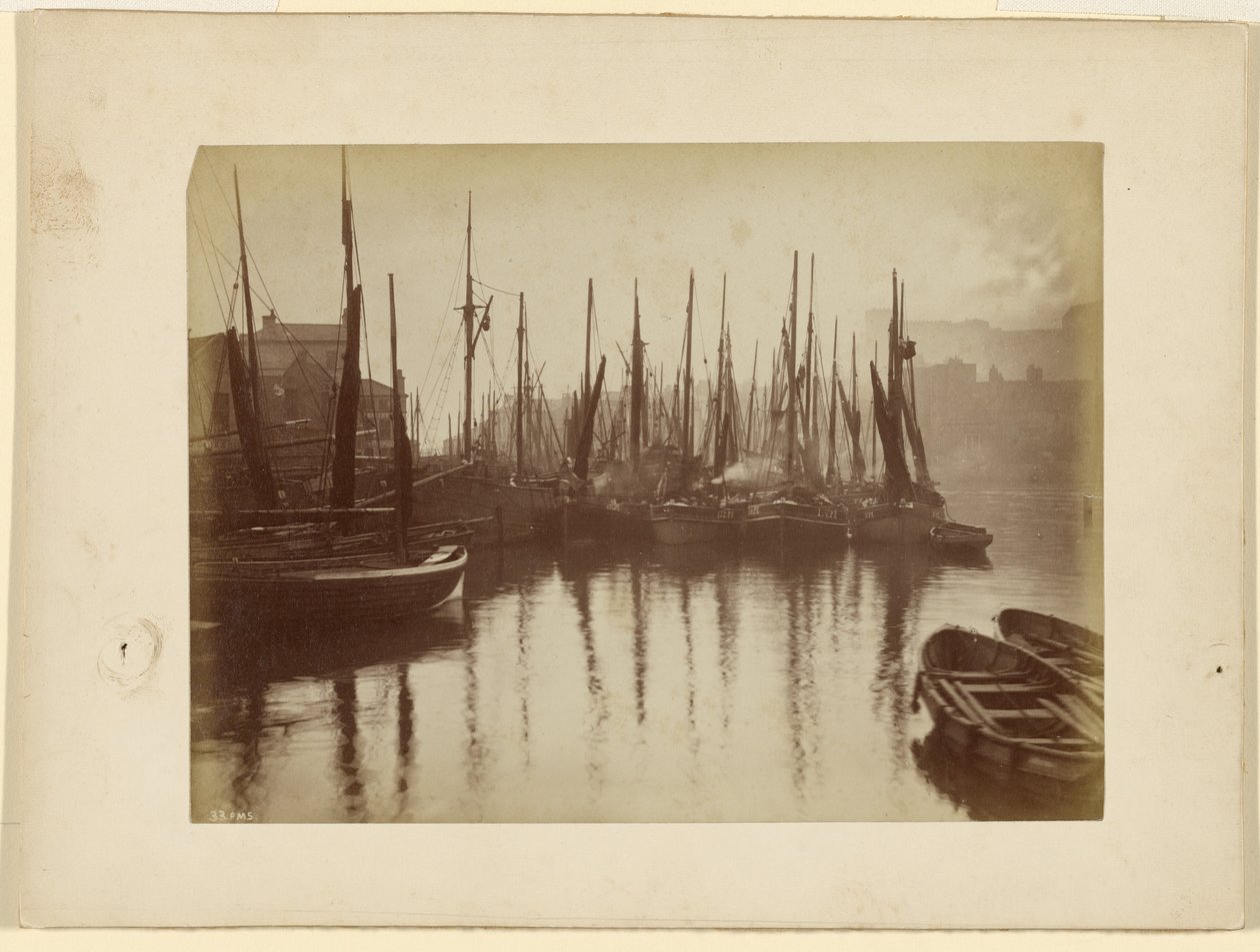 [Whitby kikötő] alkotó: Frank Meadow Sutcliffe
