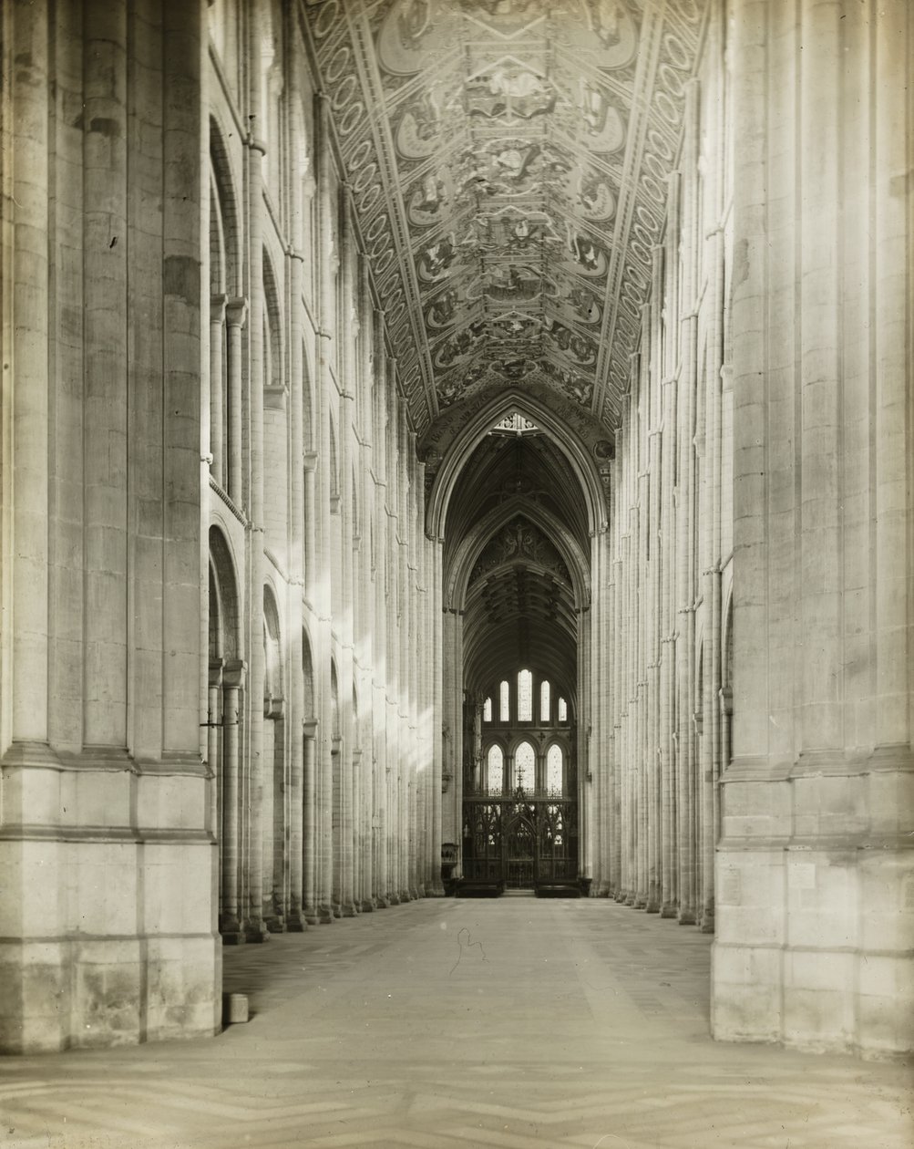 Ely székesegyház: Elyly templomhajó a tornác ajtajától alkotó: Frederick H. Evans