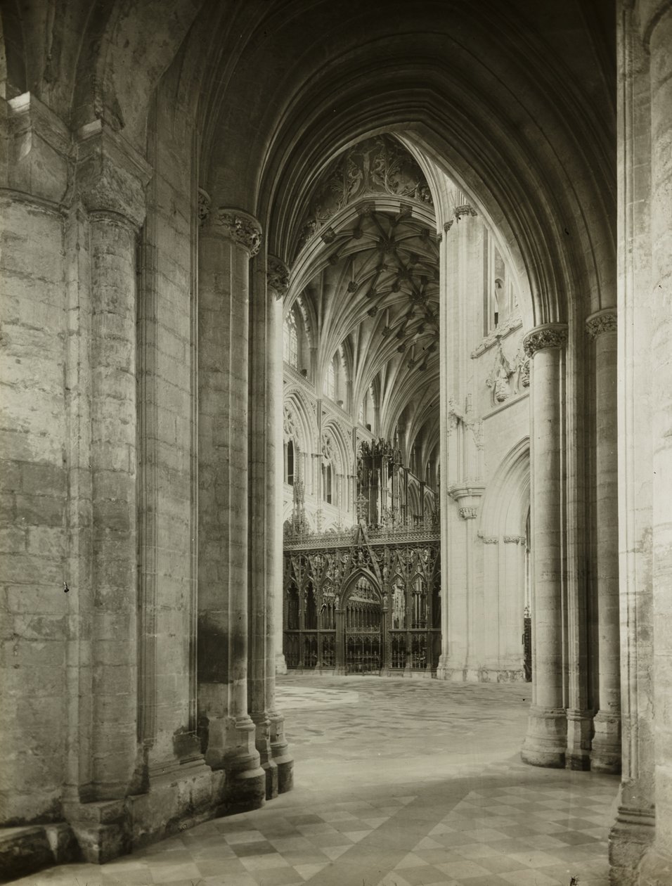 Ely székesegyház: Elysée Cathedral: Oktogon a déli mellékhajóból alkotó: Frederick H. Evans