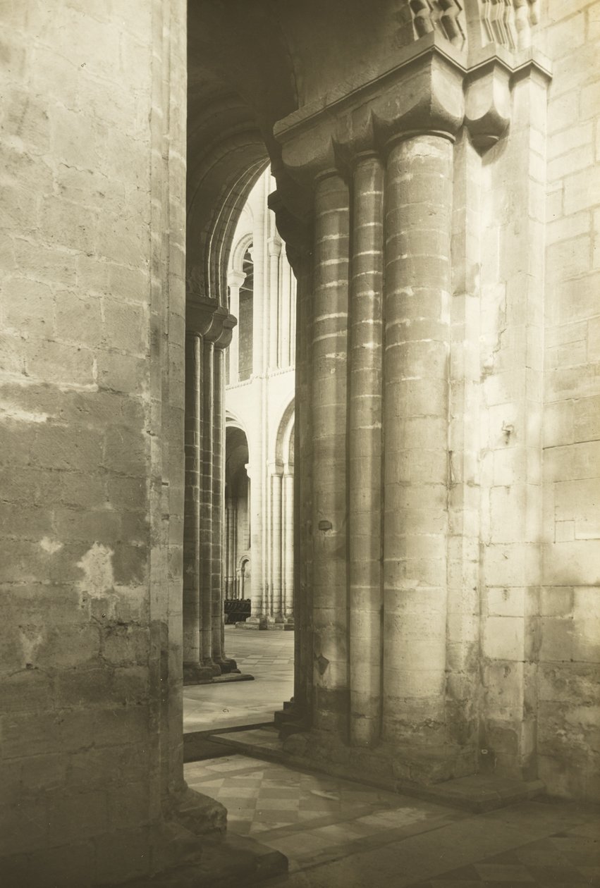 Ely székesegyház: A templomhajóba vezető délnyugati kereszthajó alkotó: Frederick H. Evans