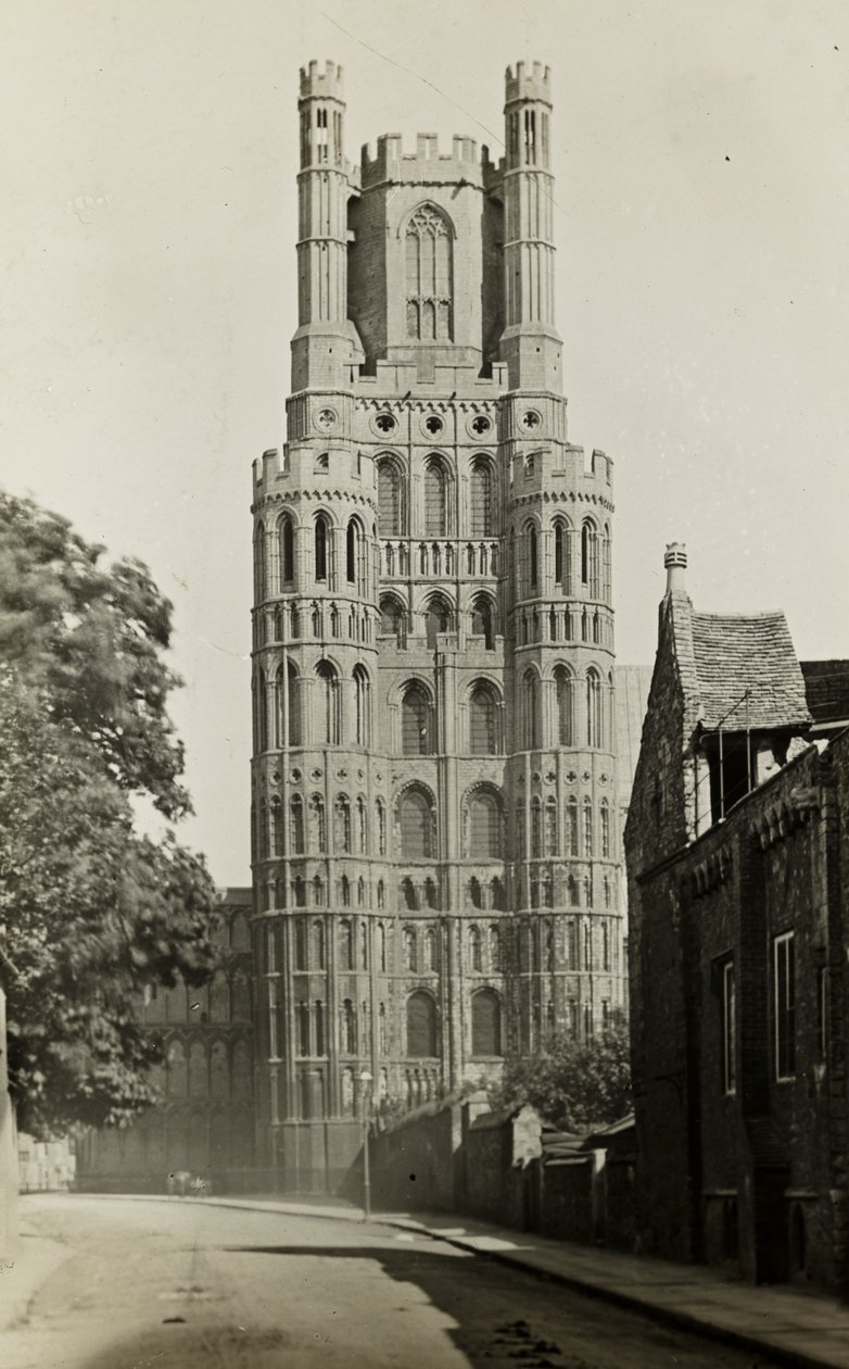 Ely székesegyház: Elyly templom: Nyugati torony a galériáról alkotó: Frederick H. Evans