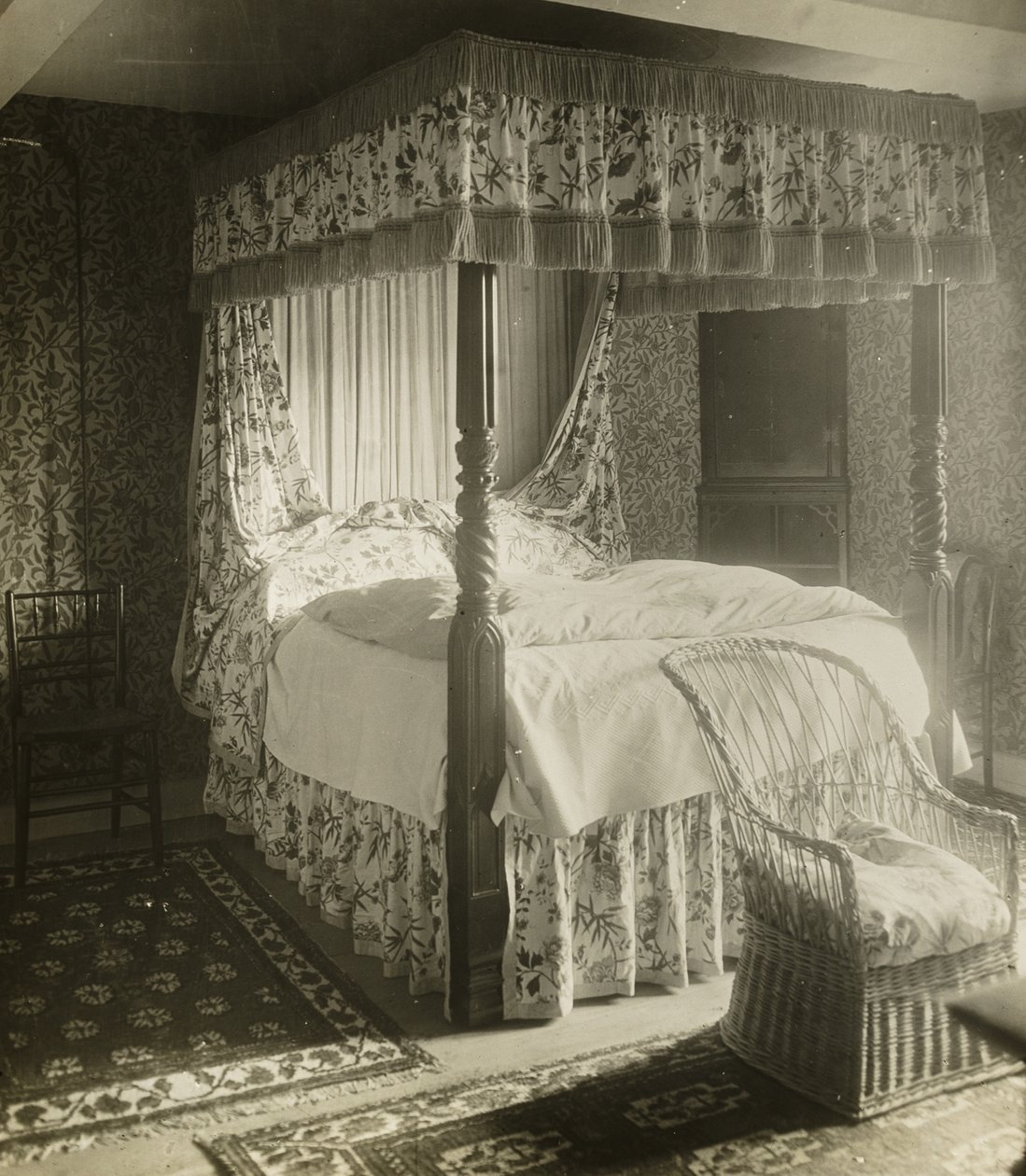 Kelmscott Manor: Bed Wm. Morris született alkotó: Frederick H. Evans