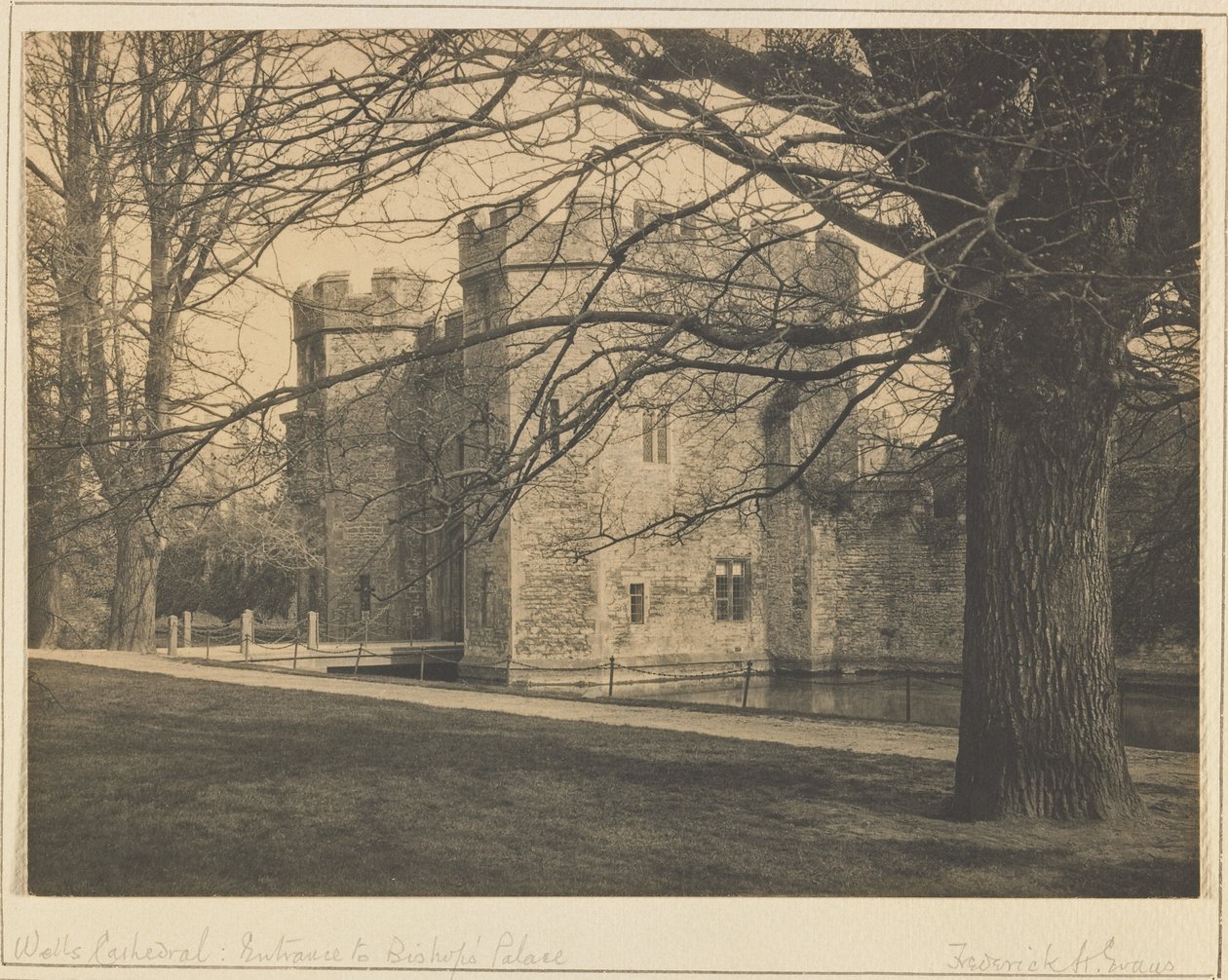 Bejárat a püspöki palotába, Wells-székesegyház, 1900 körül (platinanyomat) alkotó: Frederick Henry Evans
