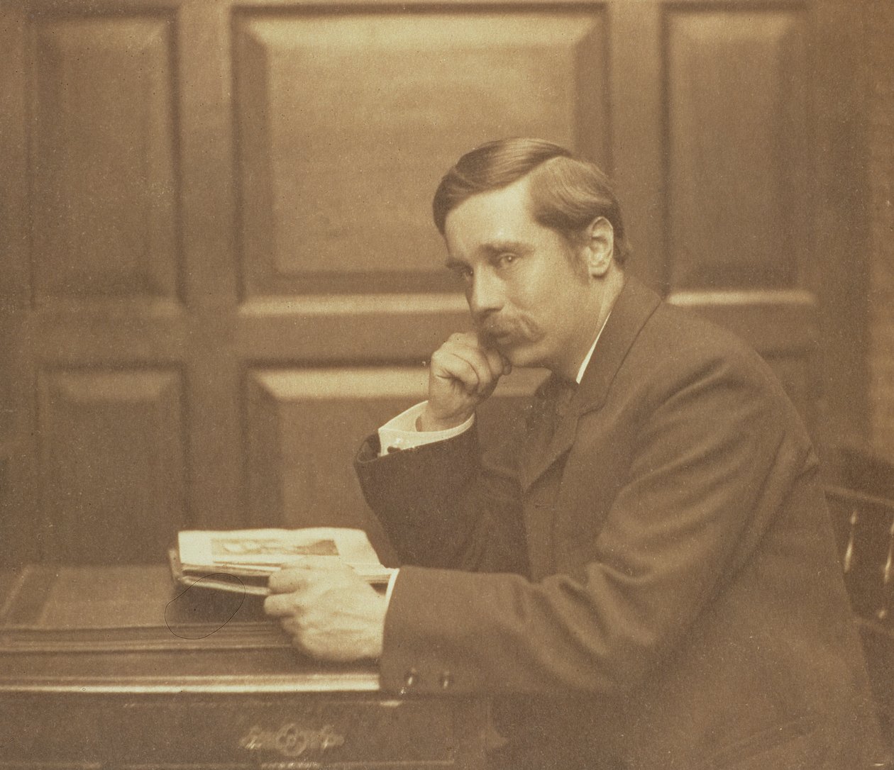 Frederick Hollyer (1837-1933) Herbert George Wells (1866-1946) portréfotója 1903 (szépia fotó) alkotó: Frederick Hollyer