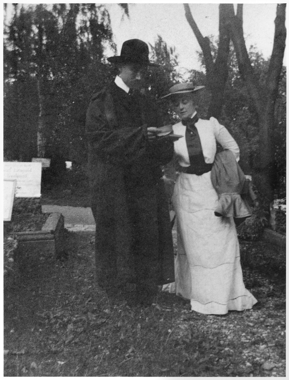 Andre Gide és Maria van Rysselberghe, Weimar, Németország, 1903 alkotó: French Photographer