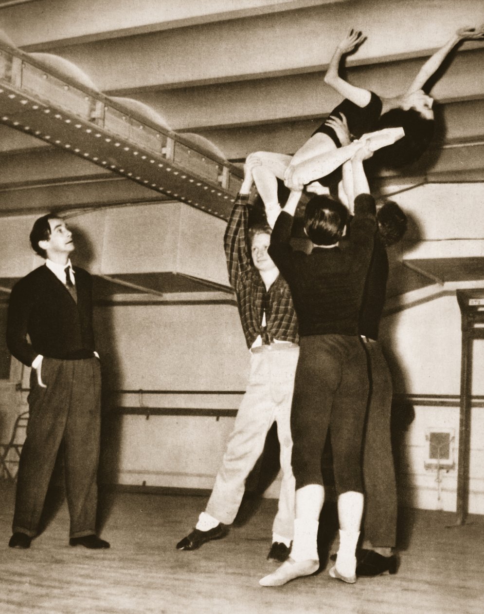 David Lichine az Un Coeur de Diamant próbáján, a Grand Ballet de Monte-Carlo-ból, 1949 (fotogravír) alkotó: French Photographer