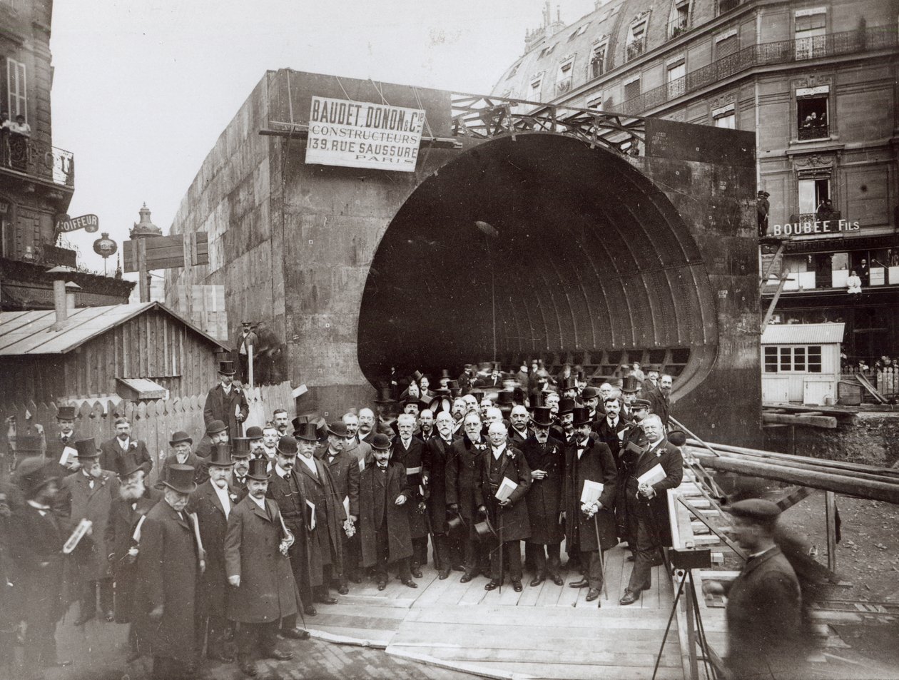 Angol delegáció Párizsba látogat a metró építése közben, 1905 körül alkotó: French Photographer