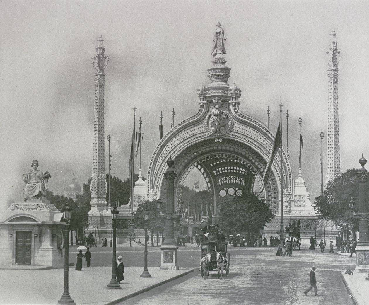 Főbejárat - Egyetemes kiállítás Párizsban, 1900 alkotó: French Photographer