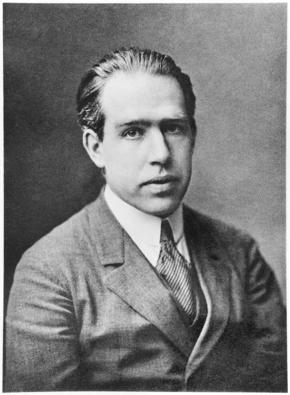 Niels Bohr (1885-1962) 1922 körül alkotó: French Photographer