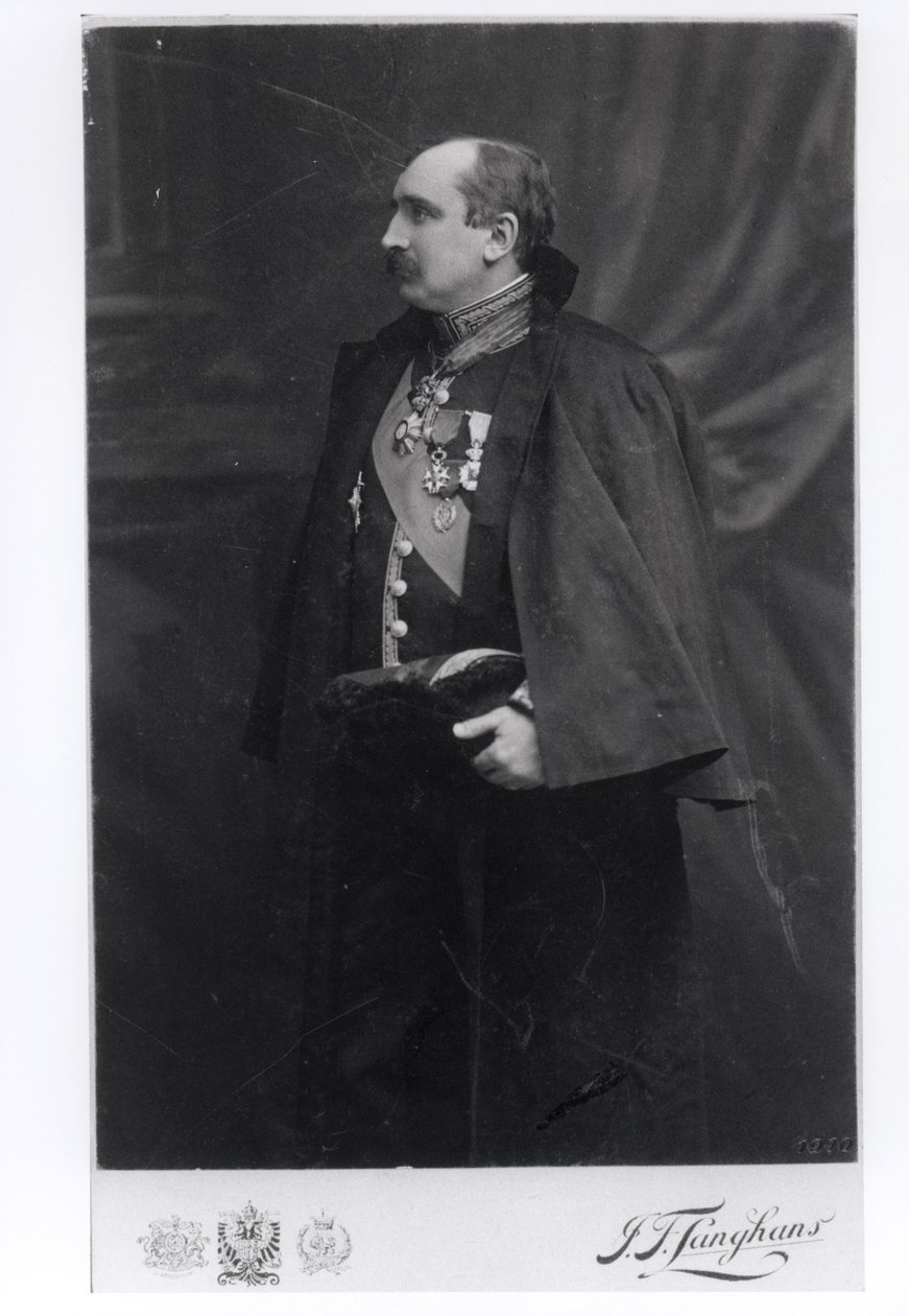 Paul Claudel (1868-1955) nagyköveti egyenruhájában, Prága, 1910-11 alkotó: French Photographer