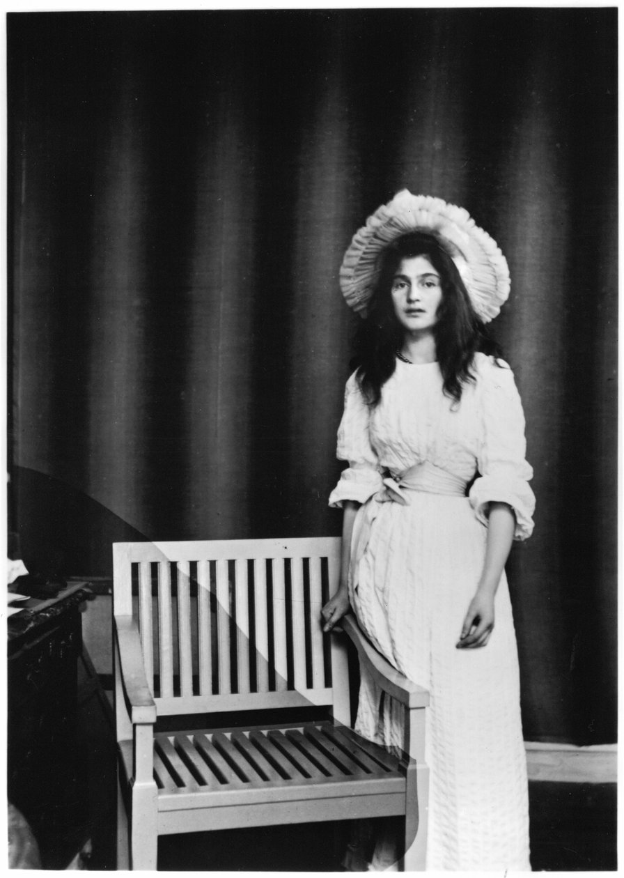 Julie Manet 16 éves portréja (1878-1966) 1894 alkotó: French Photographer