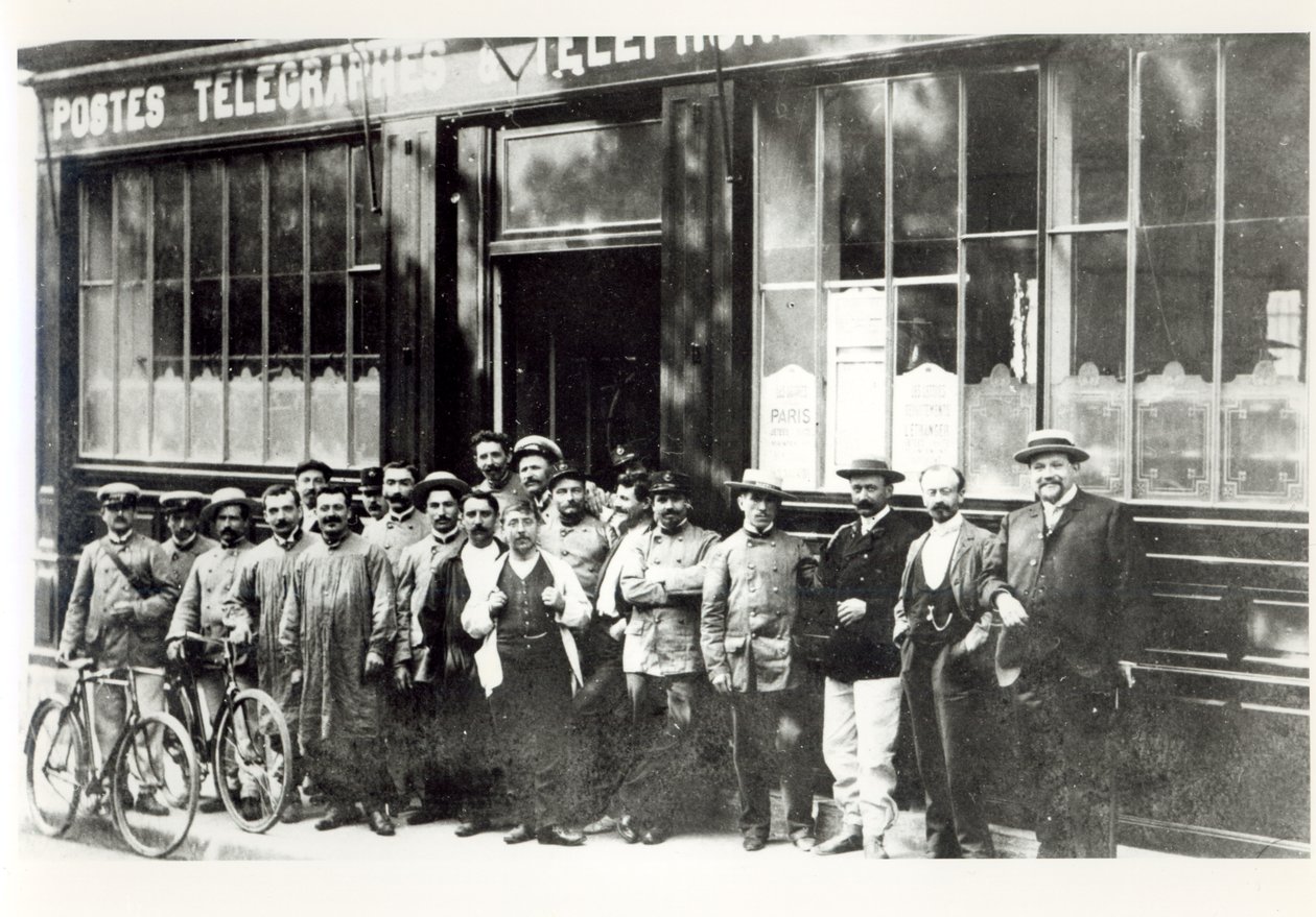 Posta Párizsban, 1914 előtt alkotó: French Photographer