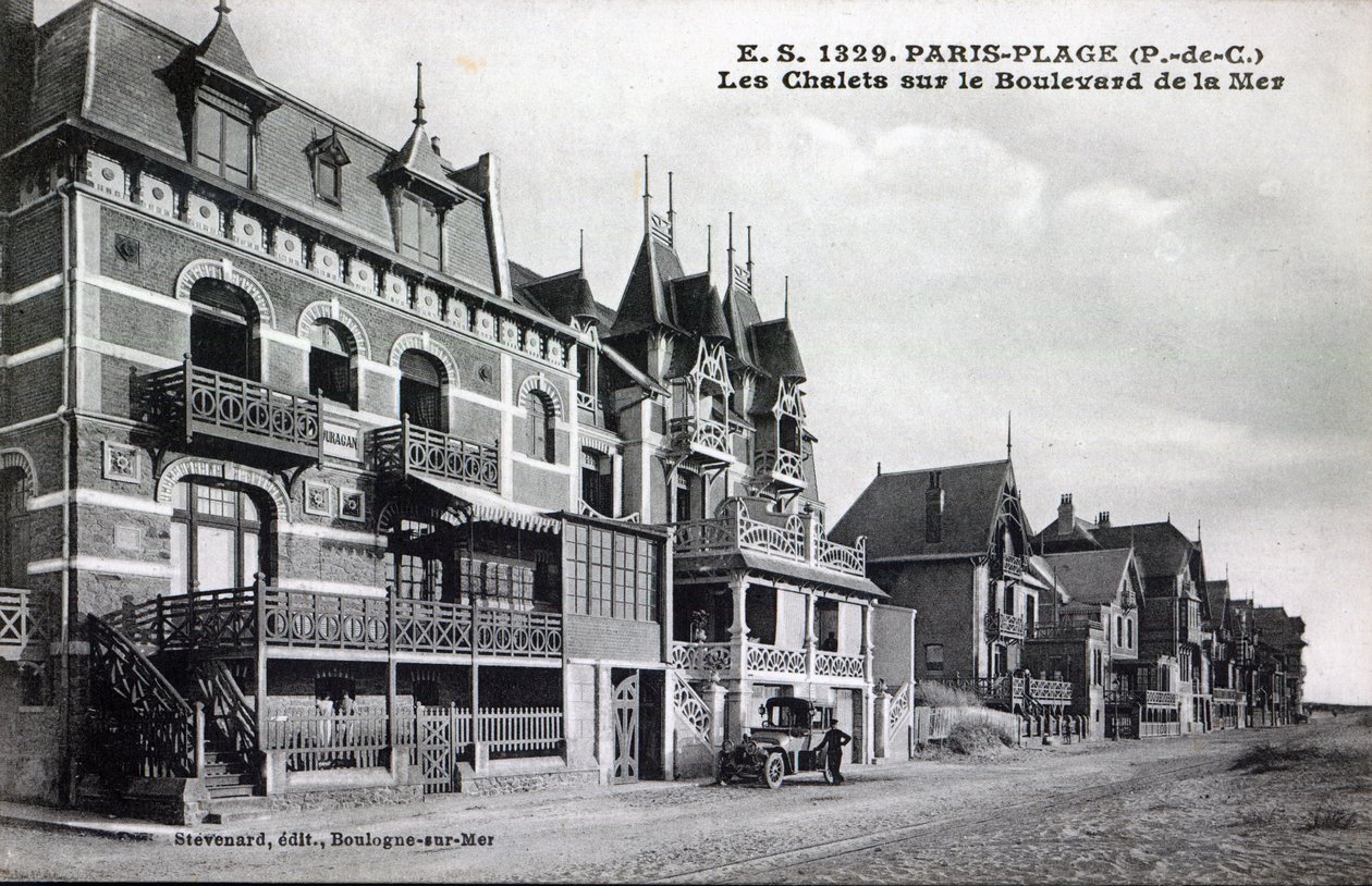 Képeslap faházakat ábrázolva a Boulevard de la Mer-en, Paris-Plage, 1910 körül (egy fénykép után) alkotó: French Photographer