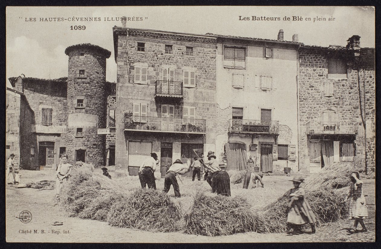 A Cevennes-i kukoricacséplőket ábrázoló képeslap, 1900 körül alkotó: French Photographer