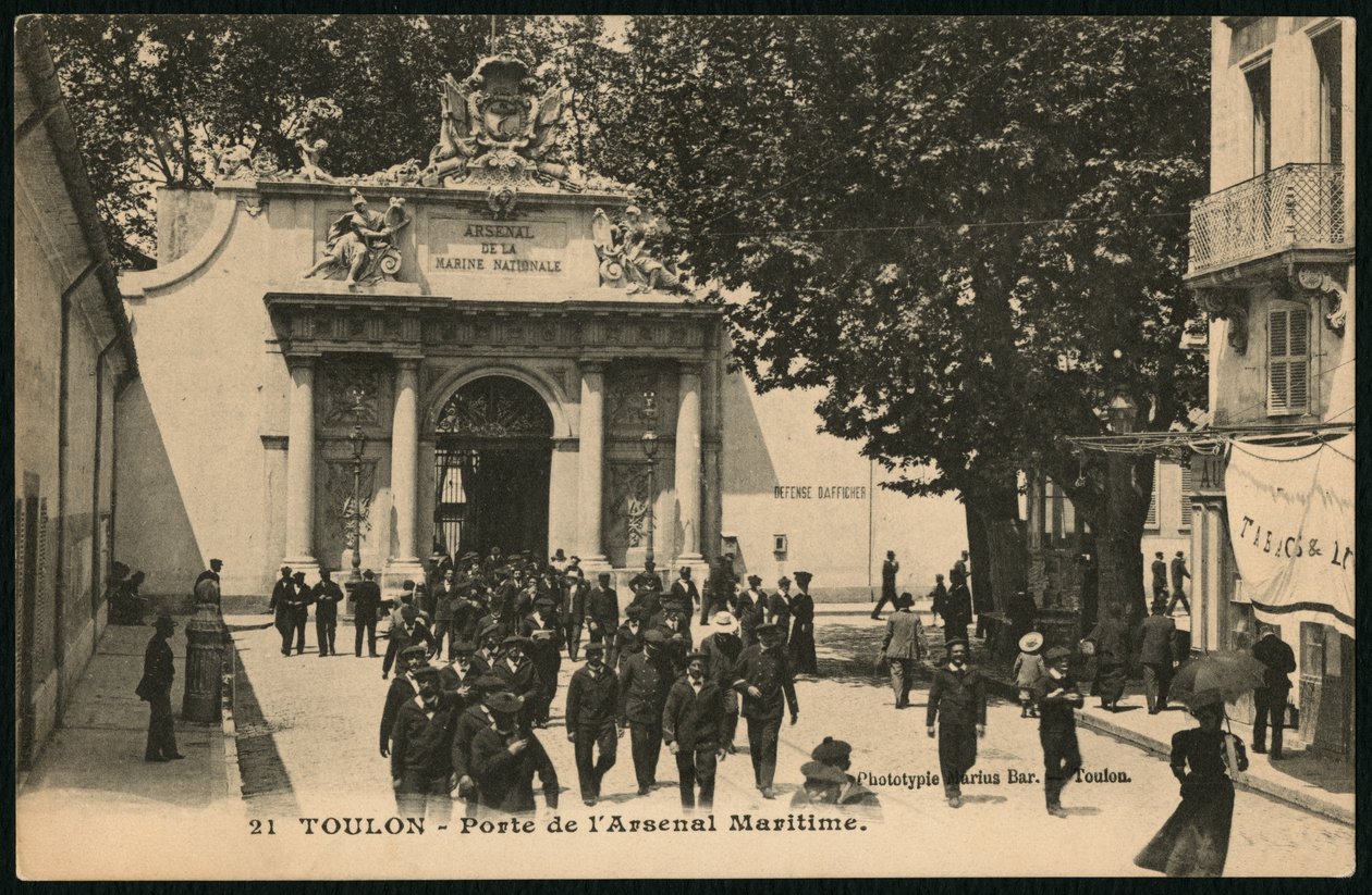 Képeslap, amely a haditengerészeti Arzenál kapuját ábrázolja, Toulon, 1900 körül (fotóliter) alkotó: French Photographer